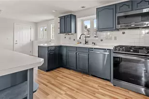 32 Milburn Rd, East Providence, RI 02914 - Photo 4