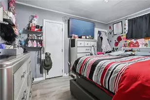 872 Lonsdale Ave, Central Falls, RI 02863 - Photo 8