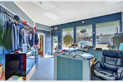 628 Metacom Avenue, Warren, RI 02885 - Photo 12