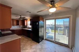 9 Wilson Rd, Middletown, RI 02842 - Photo 4