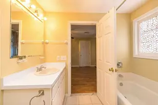 36 Great Oak Dr, Warwick, RI 02886 - Photo 18