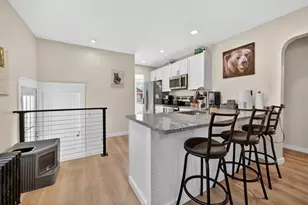 190 Wardlaw Ave, Providence, RI 02908 - Photo 4