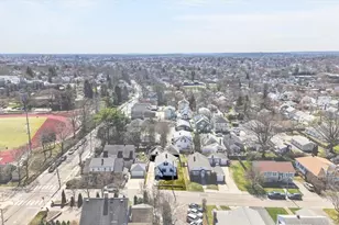 190 Wardlaw Ave, Providence, RI 02908 - Photo 20
