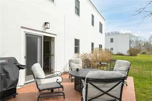 553 Bellevue Ave, Newport, RI 02840 - Photo 28