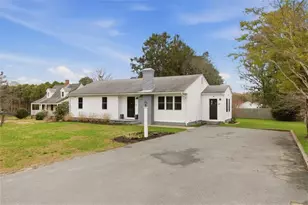 739 E Rd, Tiverton, RI 02878 - Photo 2