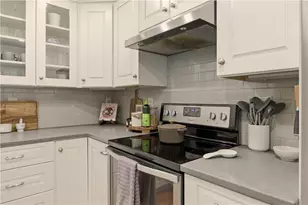 28 Kay St, Newport, RI 02840 - Photo 18