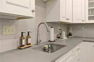 28 Kay St, Newport, RI 02840 - Photo 26