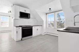 86 Woodward Ave, East Providence, RI 02914 - Photo 20