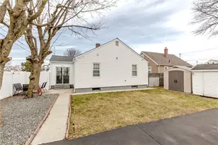 45 Dover St, Pawtucket, RI 02860 - Photo 32