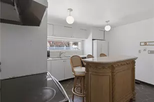 111 Roger Williams Cir, Cranston, RI 02905 - Photo 16