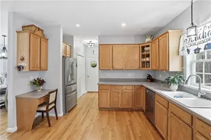 52 Hummingbird Ln, Cranston, RI 02921 - Photo 6