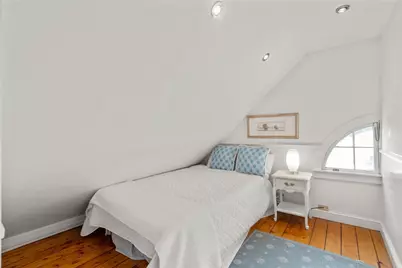 34 Bull Street, Newport, RI 02840 - Photo 16