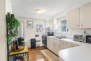 103 Oakland Ave, Cranston, RI 02910 - Photo 8