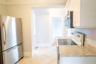 17 West St, Westerly, RI 02891 - Photo 4