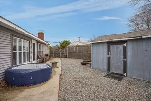 1010 Warwick Ave, Warwick, RI 02888 - Photo 32