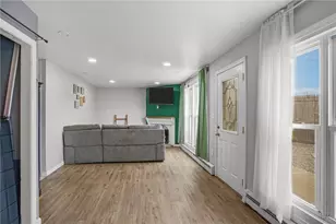 1010 Warwick Ave, Warwick, RI 02888 - Photo 16