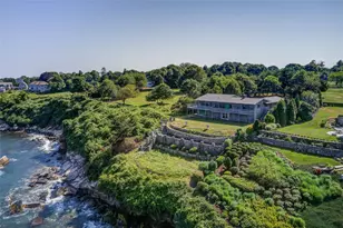 727 Boston Neck Rd, Narragansett, RI 02882 - Photo 2