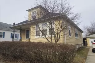 27 Hillcrest Ave, Pawtucket, RI 02860 - Photo 4