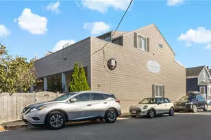 26 West Narragansett Ave, Newport, RI 02840 - Photo 22