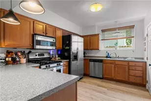 26 West Narragansett Ave, Newport, RI 02840 - Photo 10