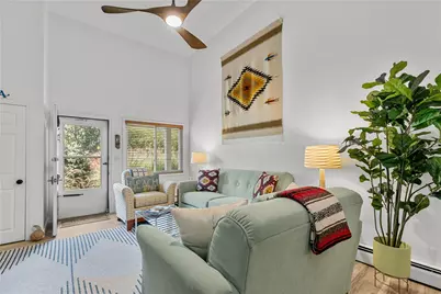 26 West Narragansett Avenue #6, Newport, RI 02840 - Photo 2