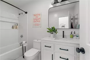 26 West Narragansett Ave, Newport, RI 02840 - Photo 16