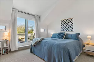 26 West Narragansett Ave, Newport, RI 02840 - Photo 18