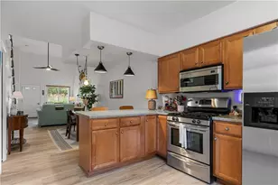 26 West Narragansett Ave, Newport, RI 02840 - Photo 12