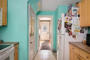 482 Providence St, West Warwick, RI 02893 - Photo 10