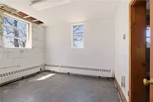 1449 Main Rd, Tiverton, RI 02878 - Photo 12