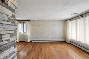 30 Dover Ave, East Providence, RI 02914 - Photo 8