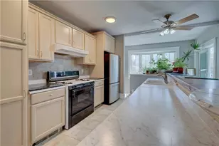 66 Roanoke St, Providence, RI 02908 - Photo 16