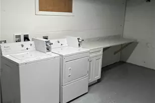 43 E George St, Providence, RI 02906 - Photo 16