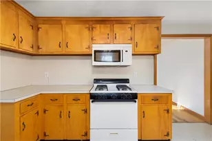 130 Brentwood Ave, Warwick, RI 02886 - Photo 14