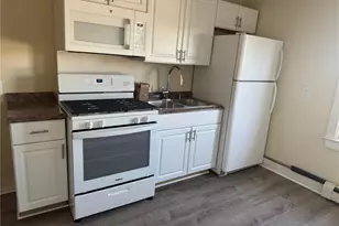 38 Freebody St, Newport, RI 02840 - Photo 2