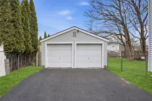 128 Cleveland St, Woonsocket, RI 02895 - Photo 2