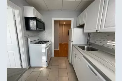 38 Freebody Street #207, Newport, RI 02840 - Photo 2