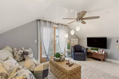 9 Bacheller Street, Newport, RI 02840 - Photo 4