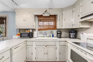 232 Quaker Ln, Scituate, RI 02857 - Photo 10