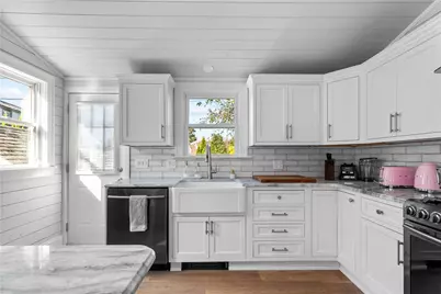 17 West Street, Newport, RI 02840 - Photo 12