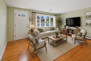 137 Monterey Dr, West Warwick, RI 02893 - Photo 2