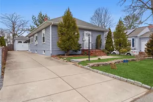 41 Whitcomb Rd, East Providence, RI 02915 - Photo 2