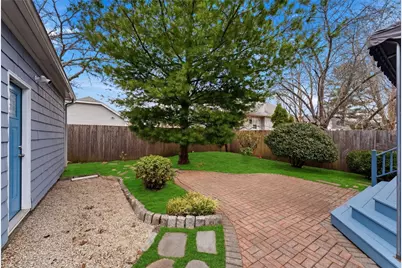 41 Whitcomb Road, East Providence, RI 02915 - Photo 4