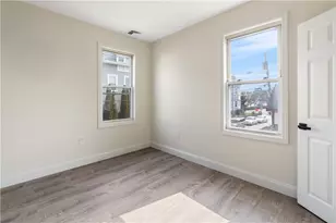 4 Clinton Ave, Newport, RI 02840 - Photo 22