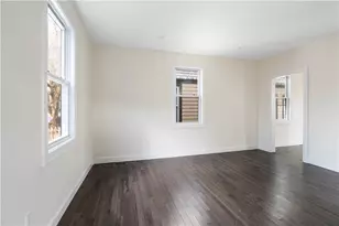 4 Clinton Ave, Newport, RI 02840 - Photo 12