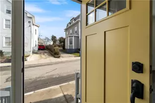 4 Clinton Ave, Newport, RI 02840 - Photo 2