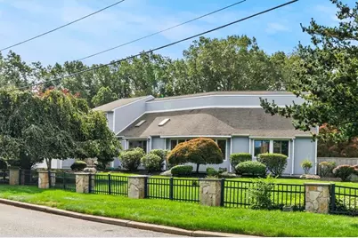 30 Dutchess Drive, Cranston, RI 02921 - Photo 2