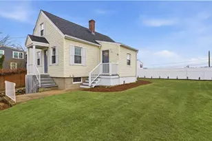 377 England St, Cumberland, RI 02864 - Photo 4