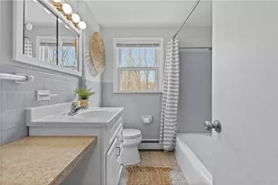 26 Ellison St, Cranston, RI 02920 - Photo 10