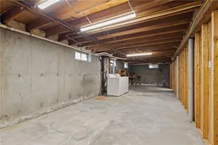 26 Ellison St, Cranston, RI 02920 - Photo 20